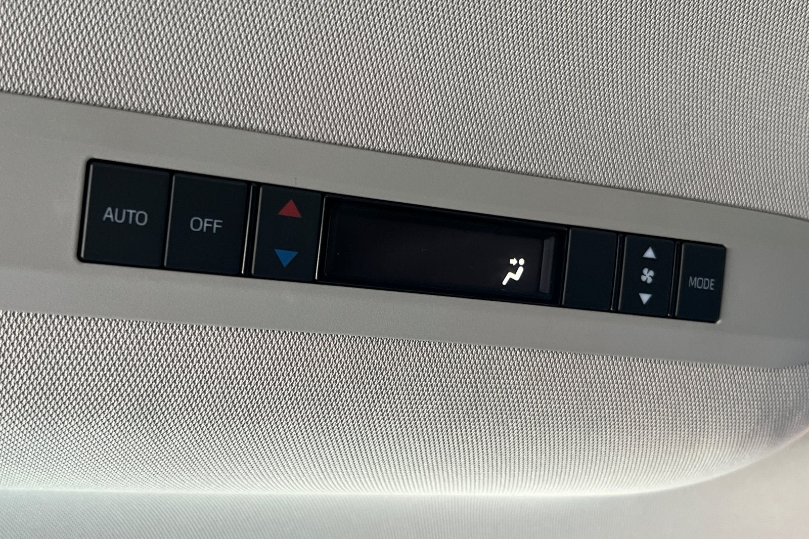 2022 Toyota Sienna LE