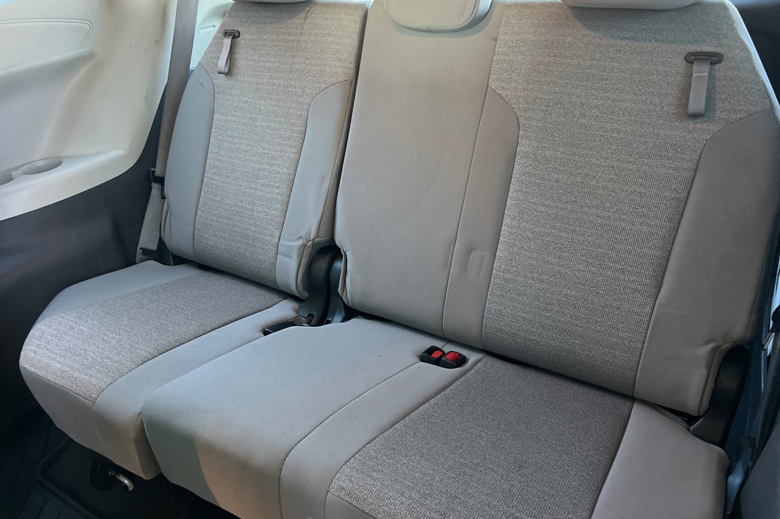 2022 Toyota Sienna LE