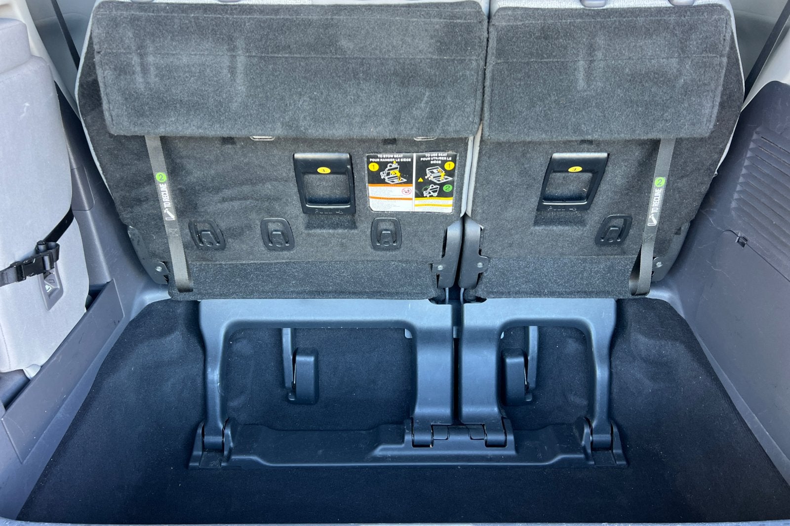 2022 Toyota Sienna LE