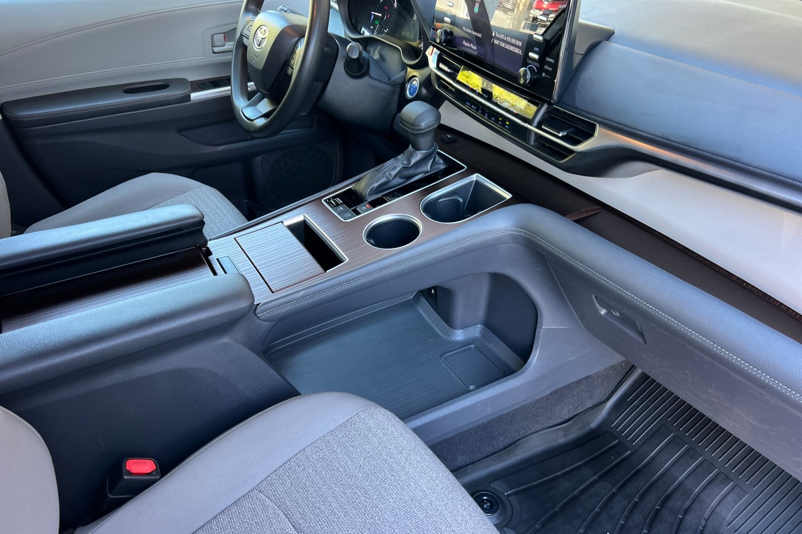 2022 Toyota Sienna LE
