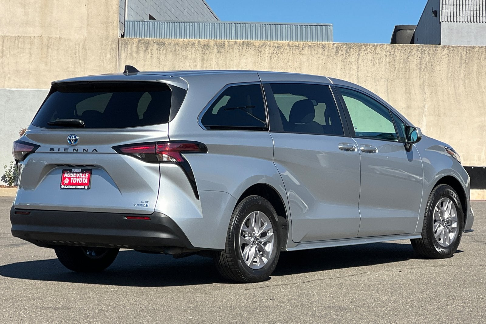 2022 Toyota Sienna LE