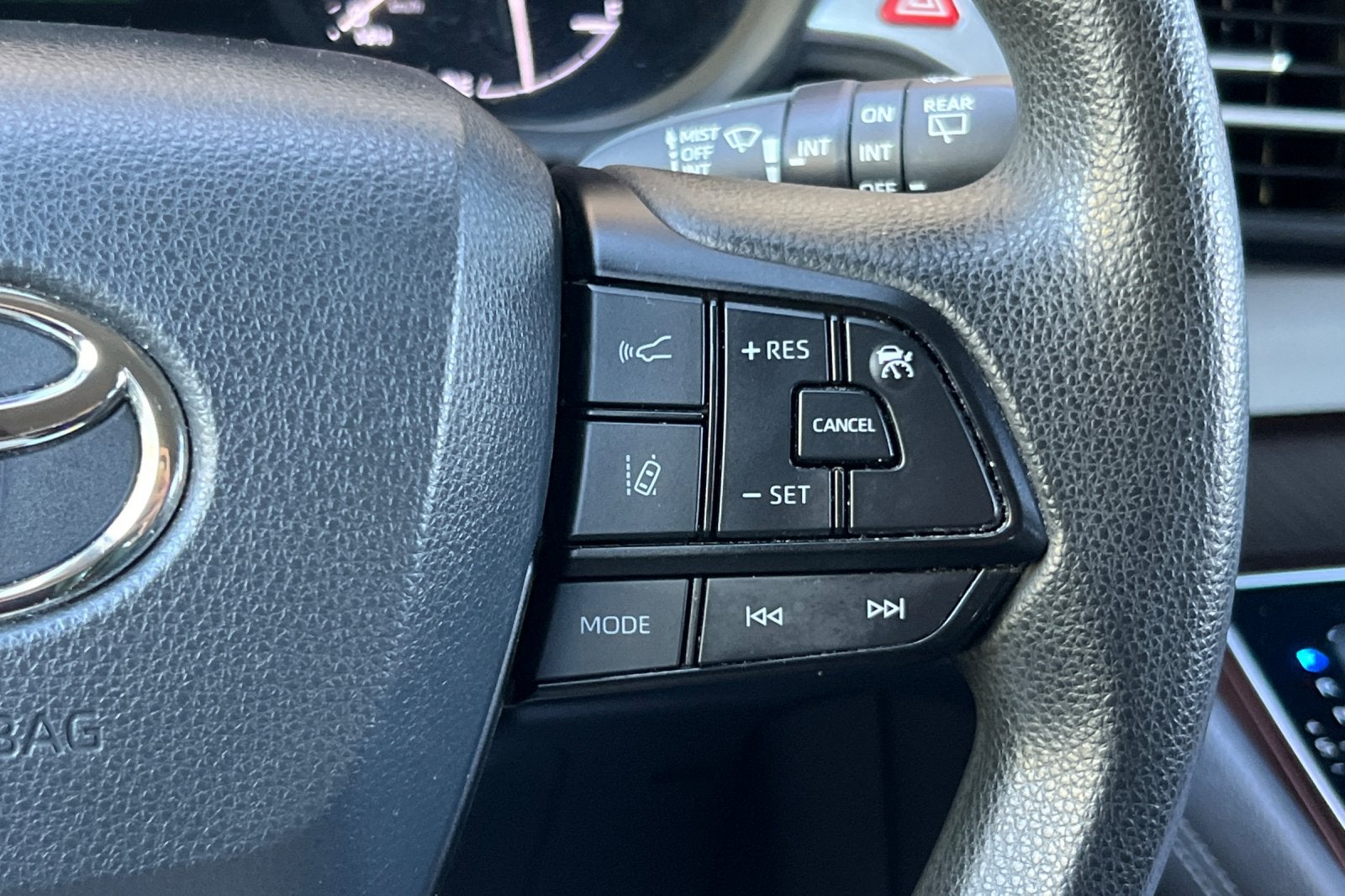 2022 Toyota Sienna LE