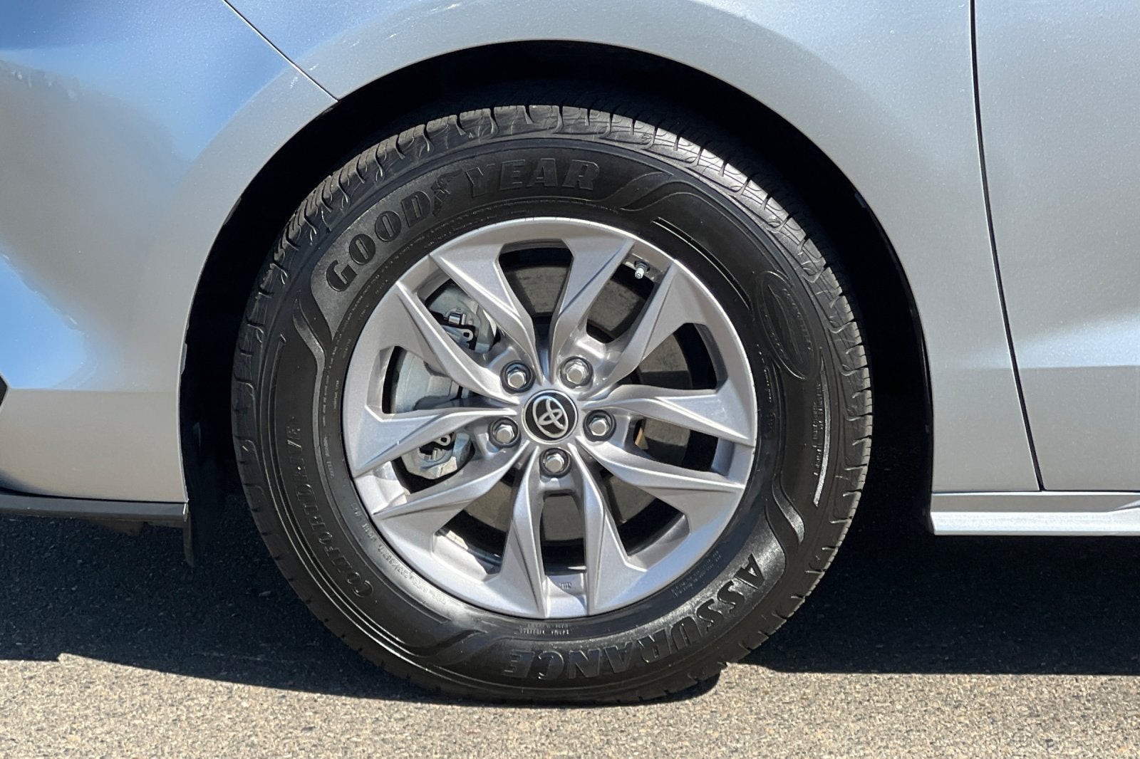 2022 Toyota Sienna LE