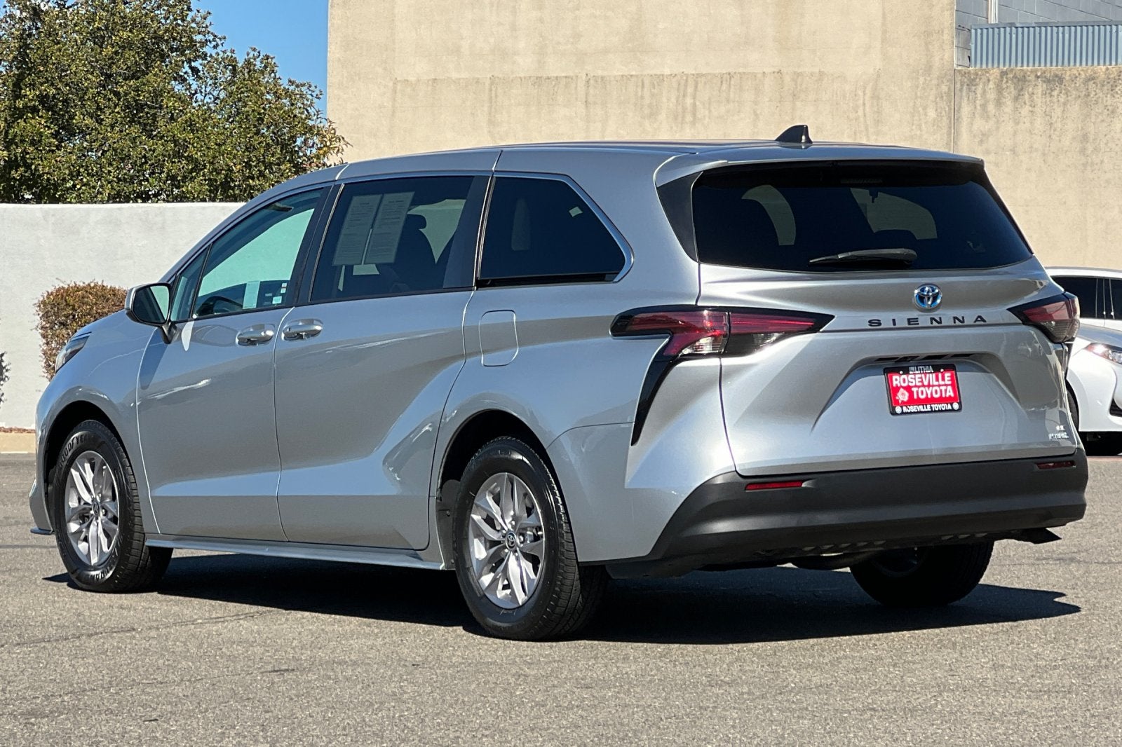 2022 Toyota Sienna LE