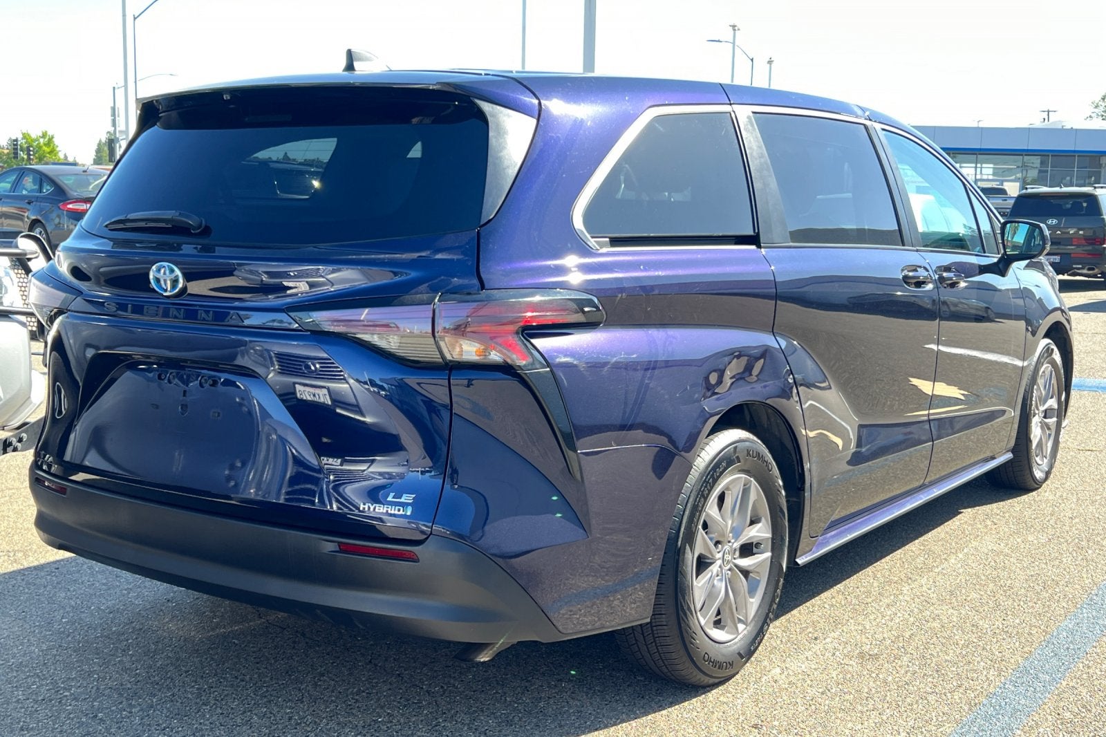 2023 Toyota Sienna LE