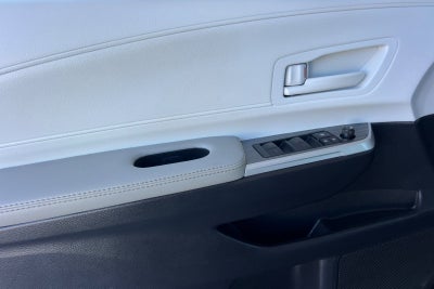 2025 Toyota Sienna LE
