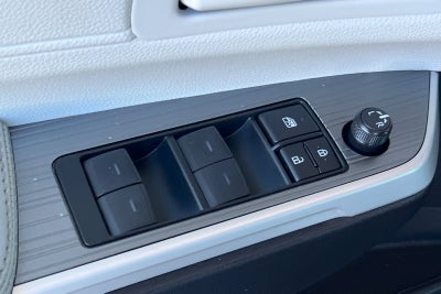 2025 Toyota Sienna LE