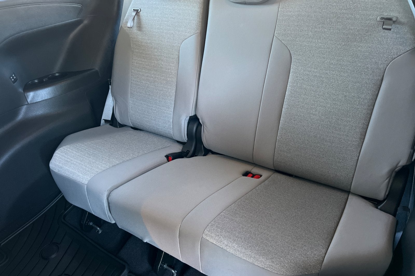 2025 Toyota Sienna LE