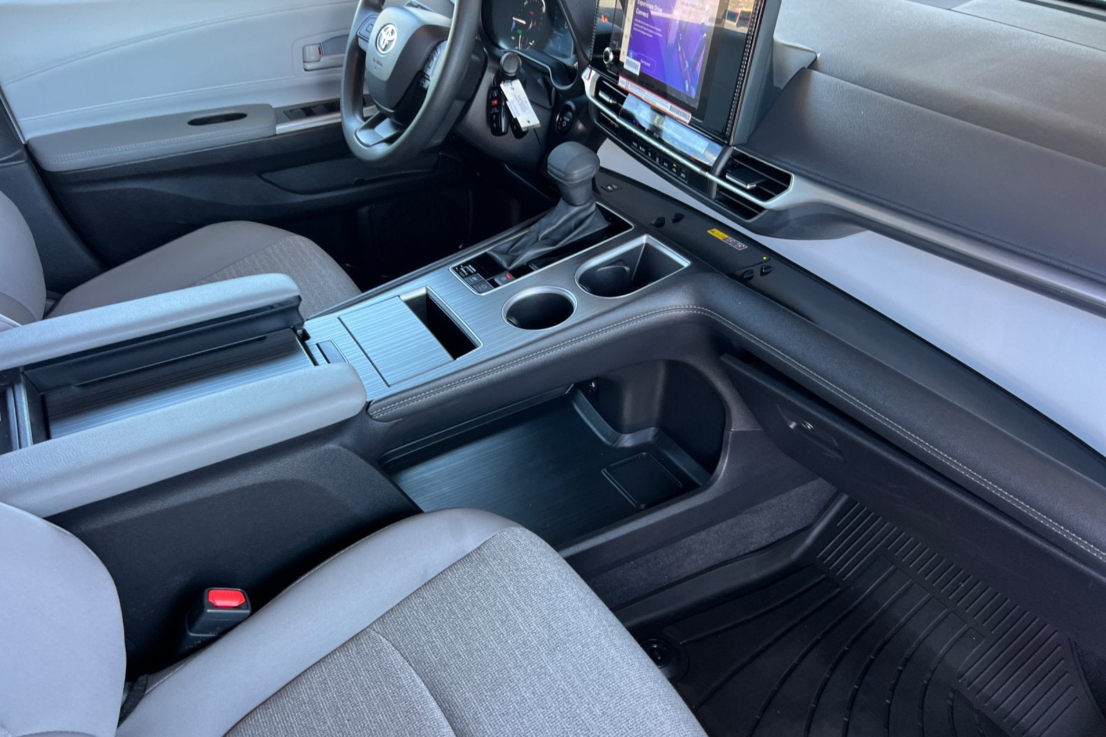 2025 Toyota Sienna LE