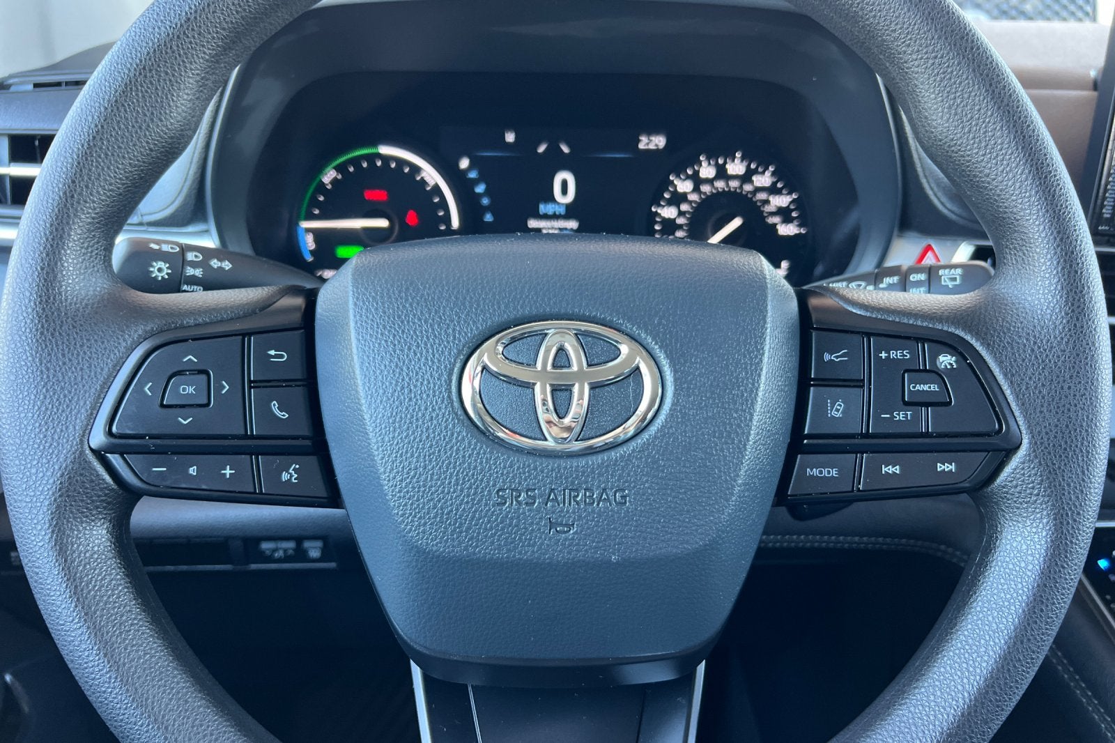 2025 Toyota Sienna LE