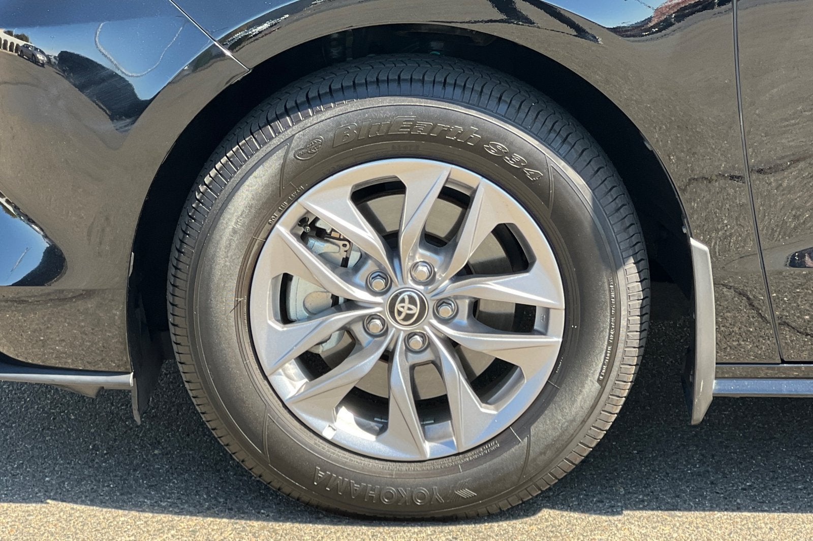 2025 Toyota Sienna LE