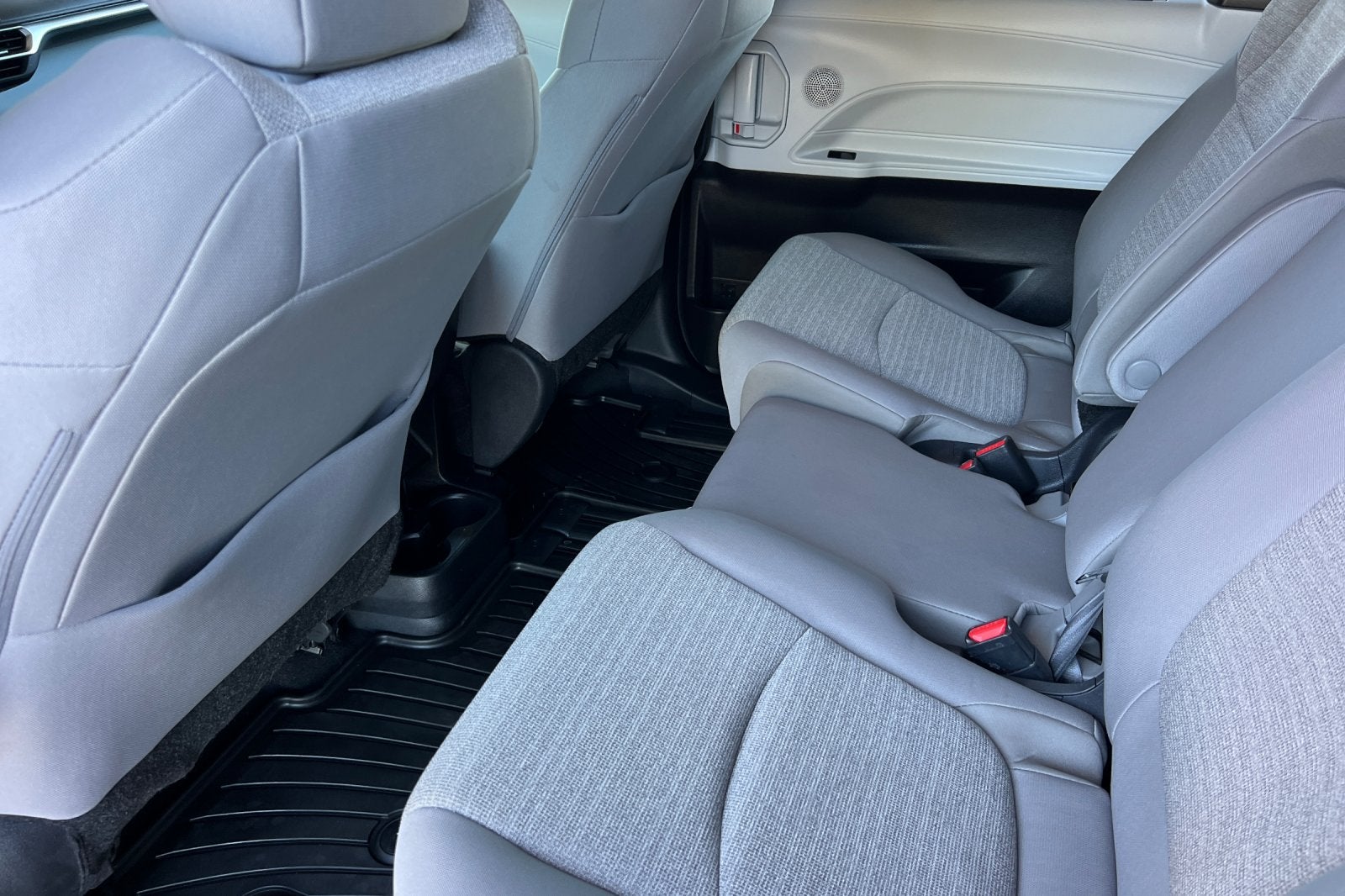 2025 Toyota Sienna LE