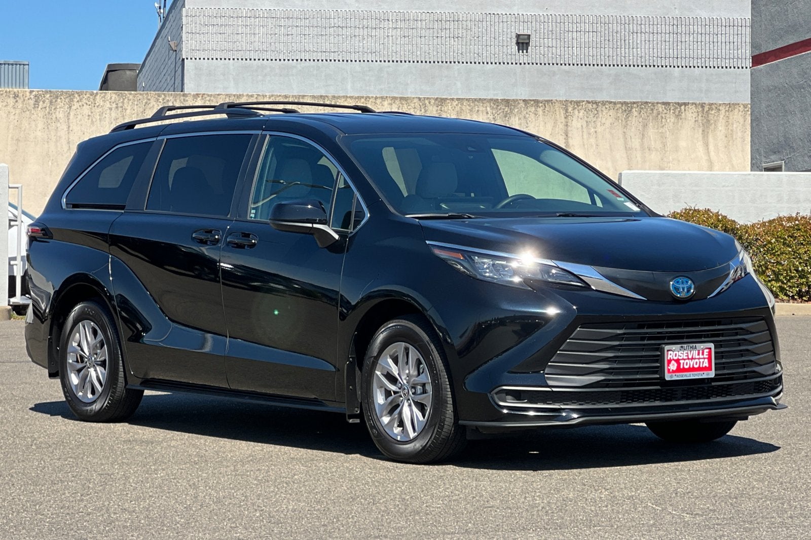2025 Toyota Sienna LE