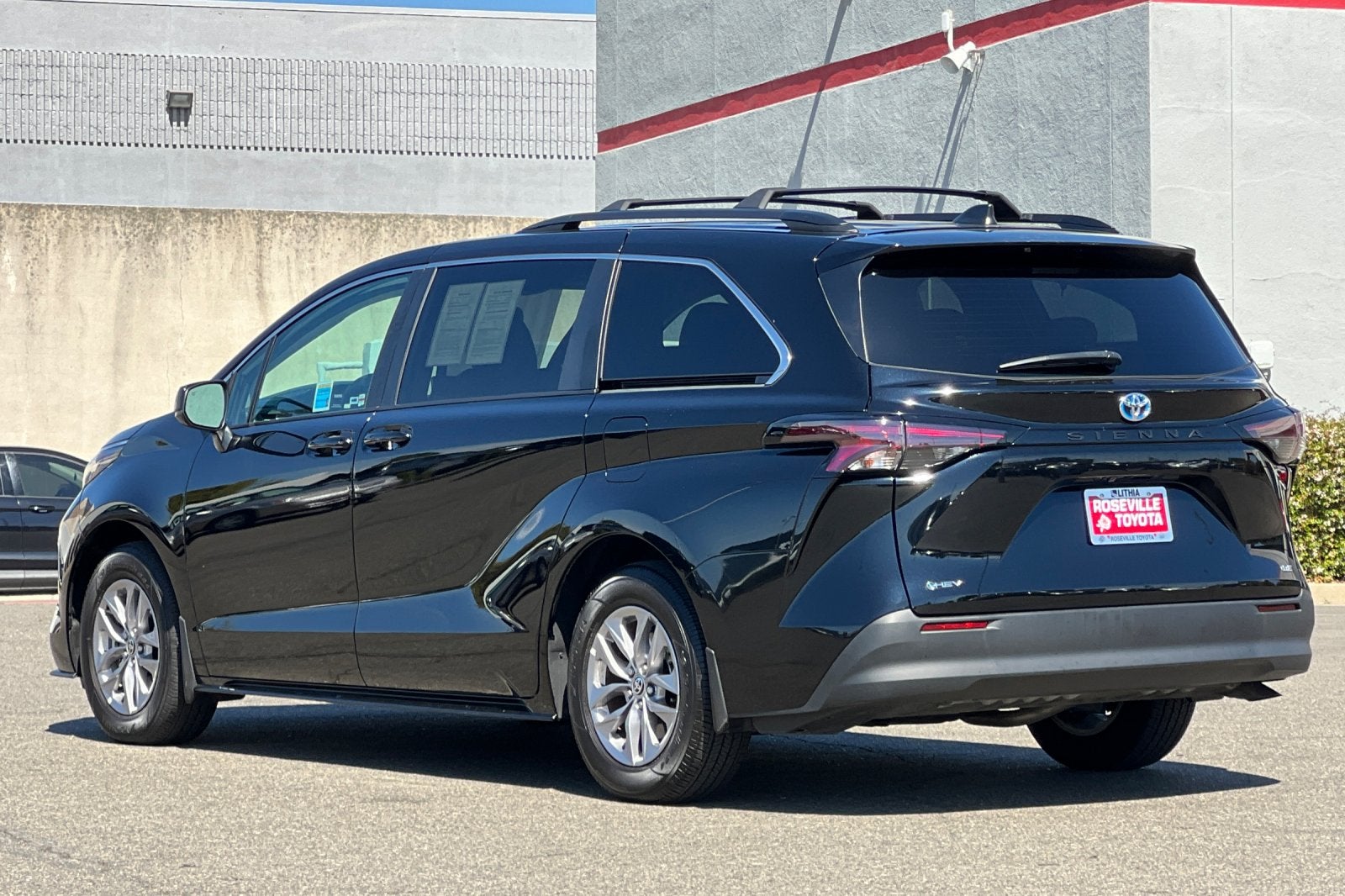 2025 Toyota Sienna LE