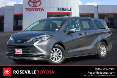 2023 Toyota Sienna LE