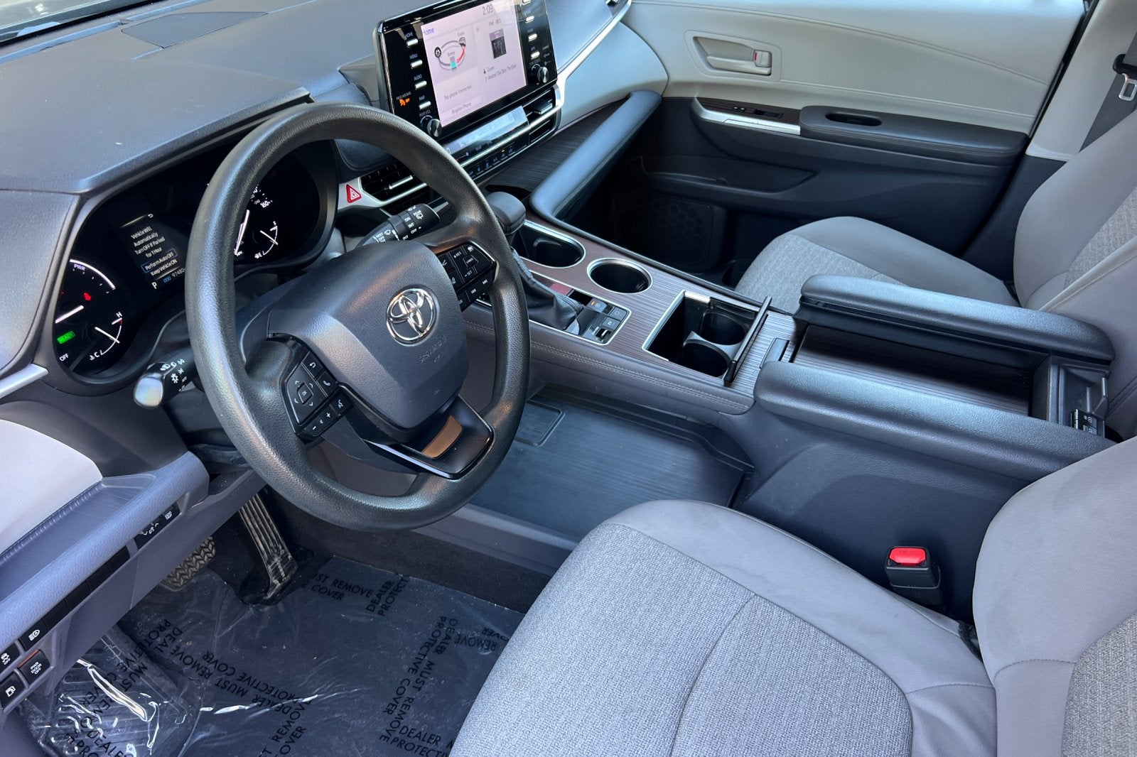 2023 Toyota Sienna LE
