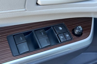 2023 Toyota Sienna LE