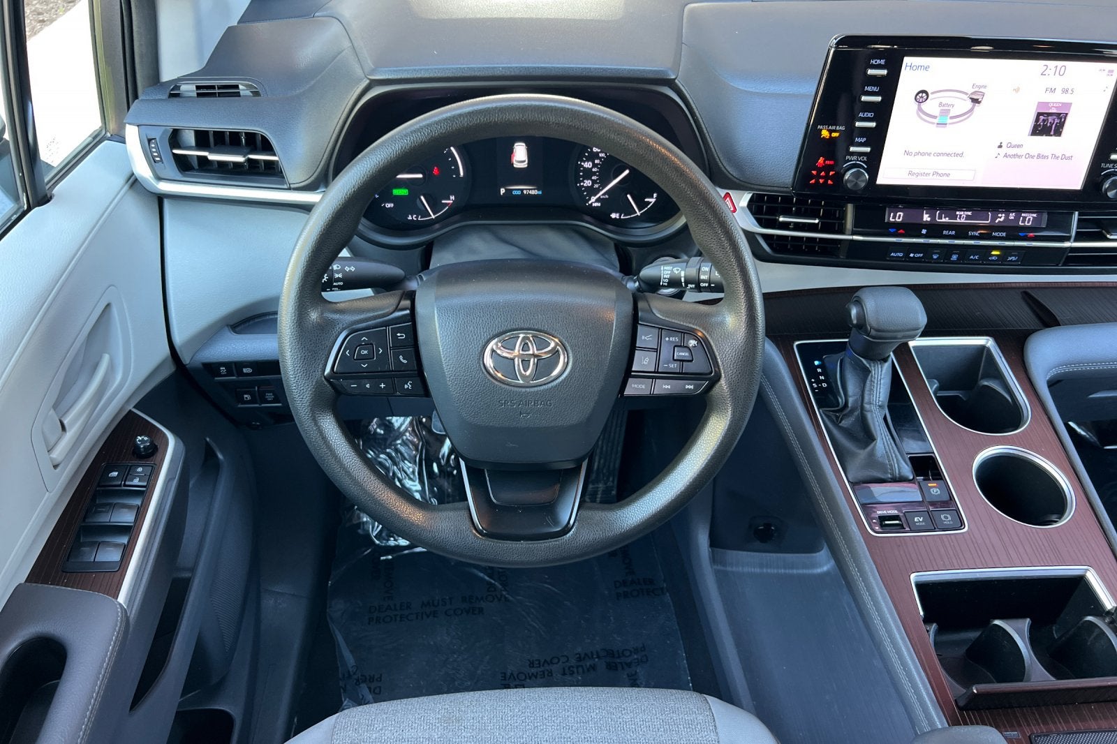 2023 Toyota Sienna LE
