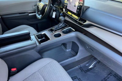 2023 Toyota Sienna LE