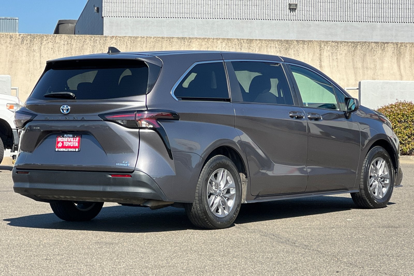 2023 Toyota Sienna LE