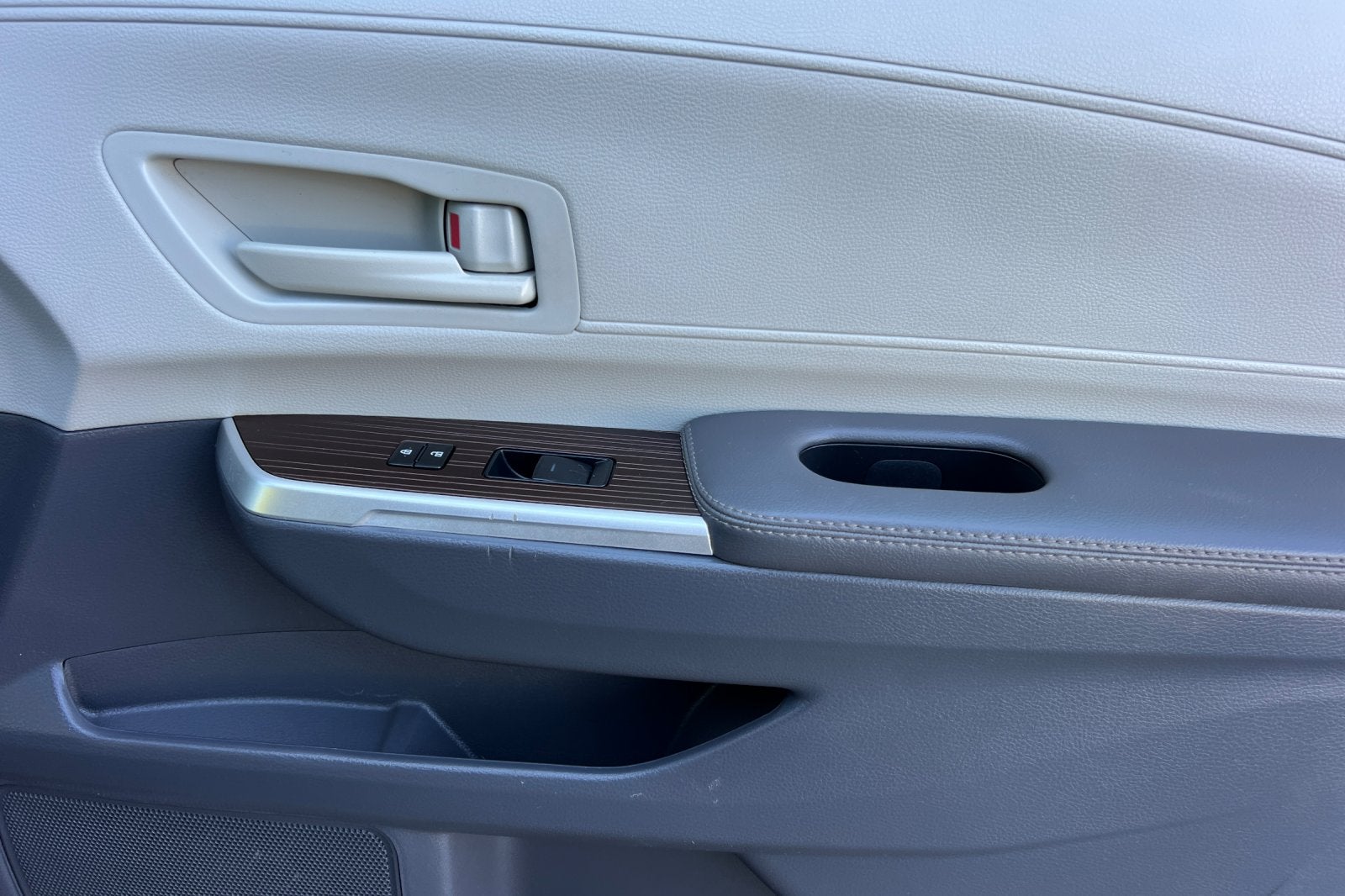 2023 Toyota Sienna LE
