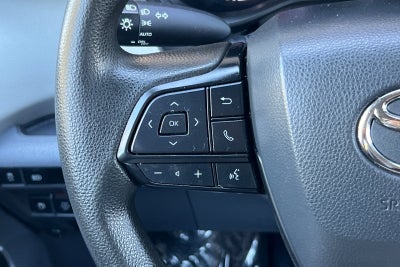 2023 Toyota Sienna LE