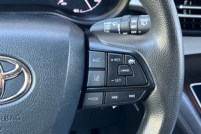 2023 Toyota Sienna LE