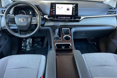 2023 Toyota Sienna LE