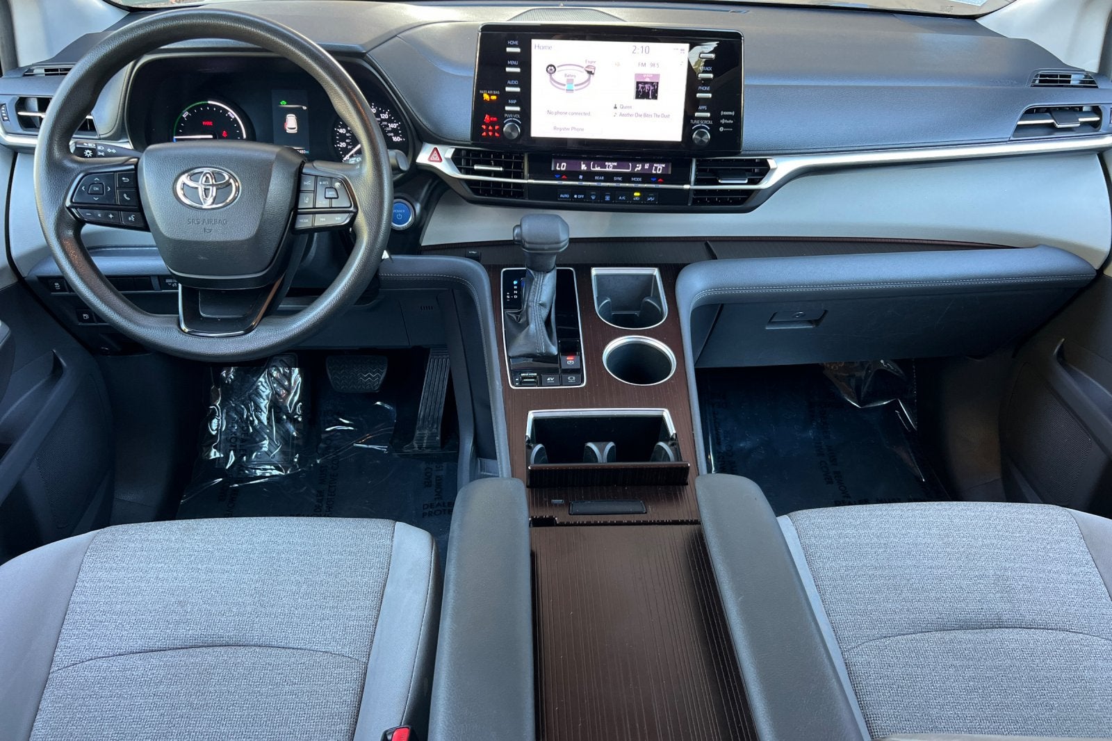 2023 Toyota Sienna LE