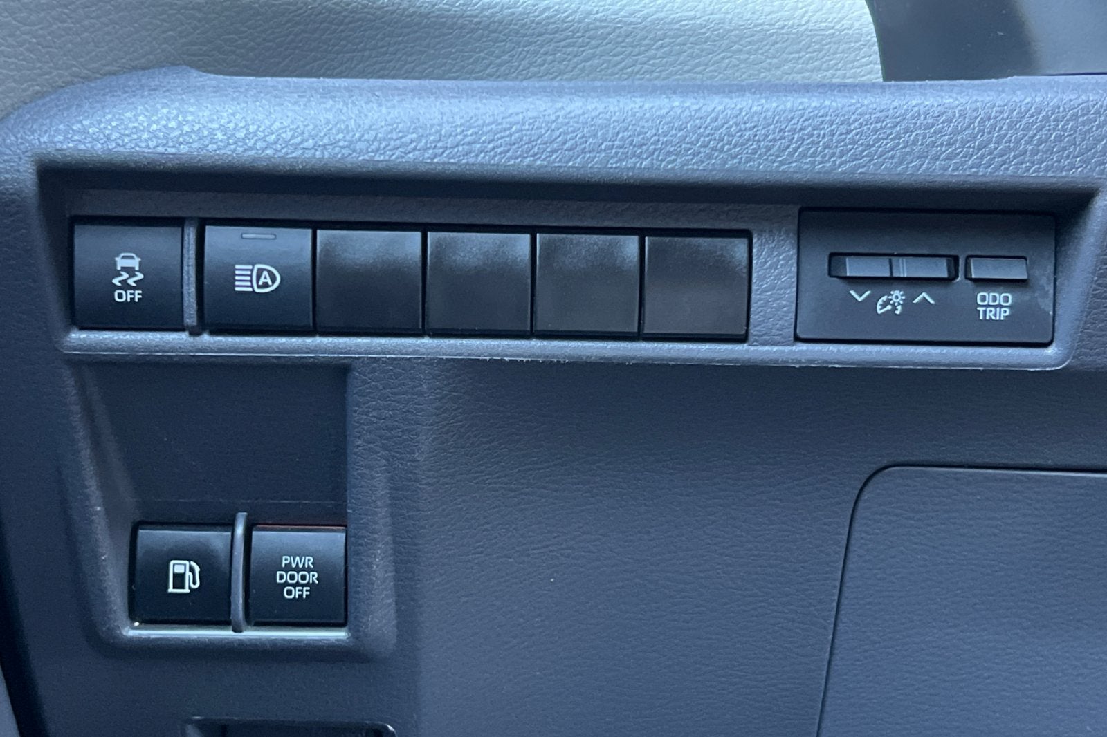 2023 Toyota Sienna LE