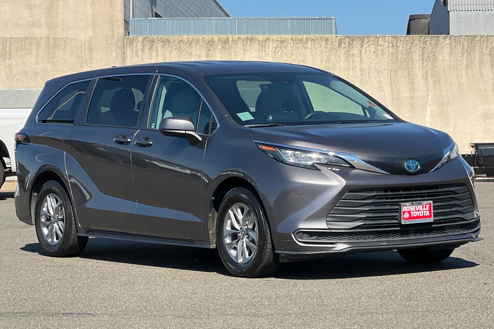 2023 Toyota Sienna LE