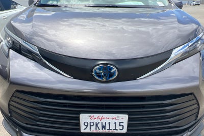 2024 Toyota Sienna LE