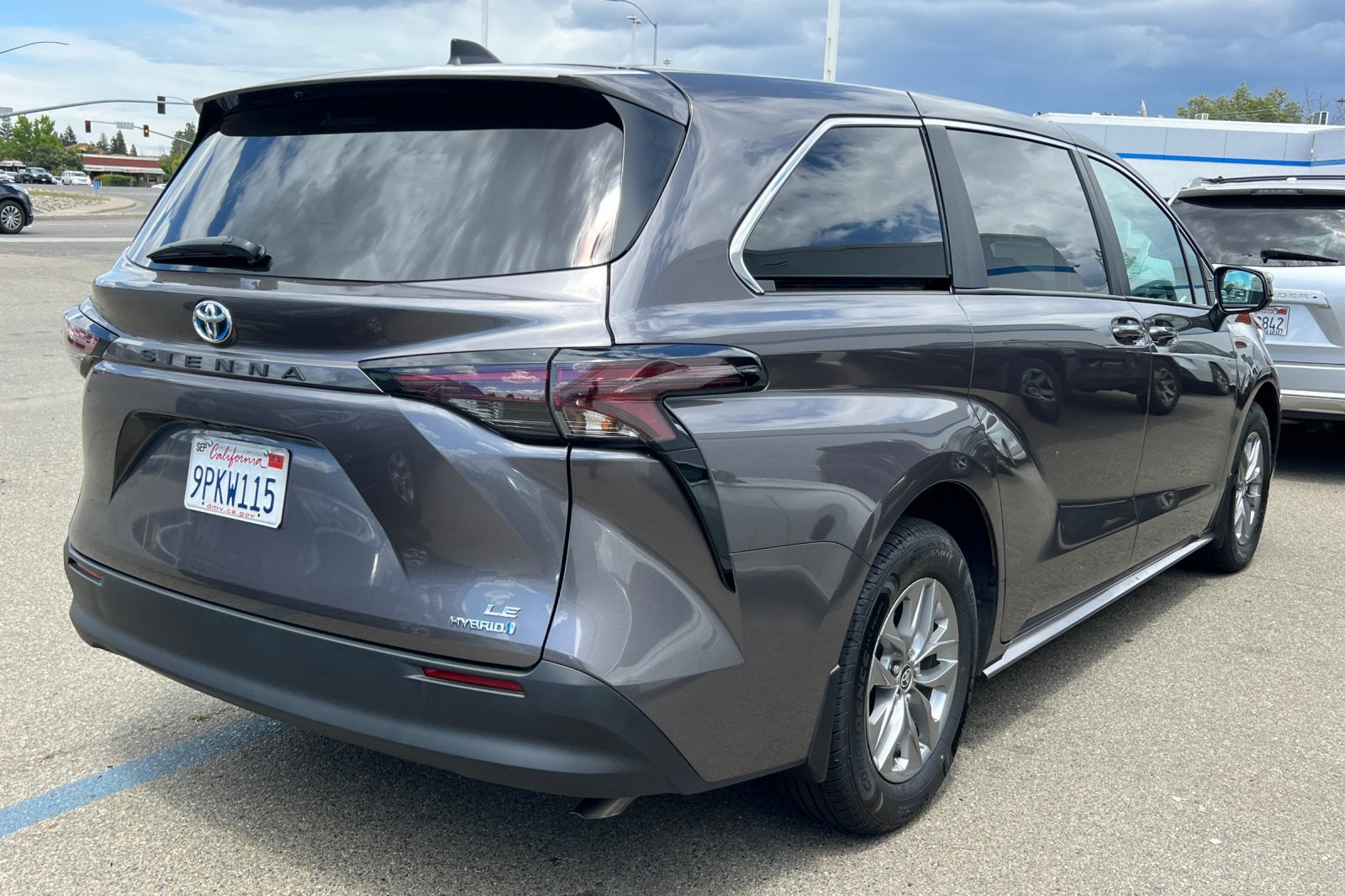 2024 Toyota Sienna LE