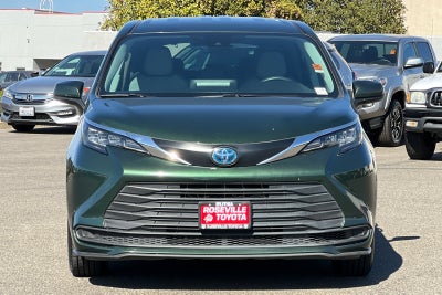 2024 Toyota Sienna LE