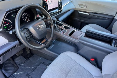 2024 Toyota Sienna LE