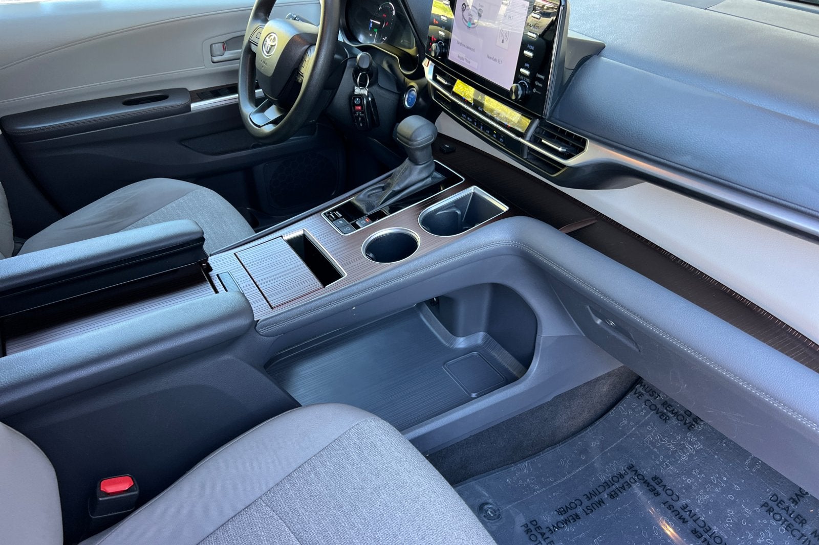 2024 Toyota Sienna LE