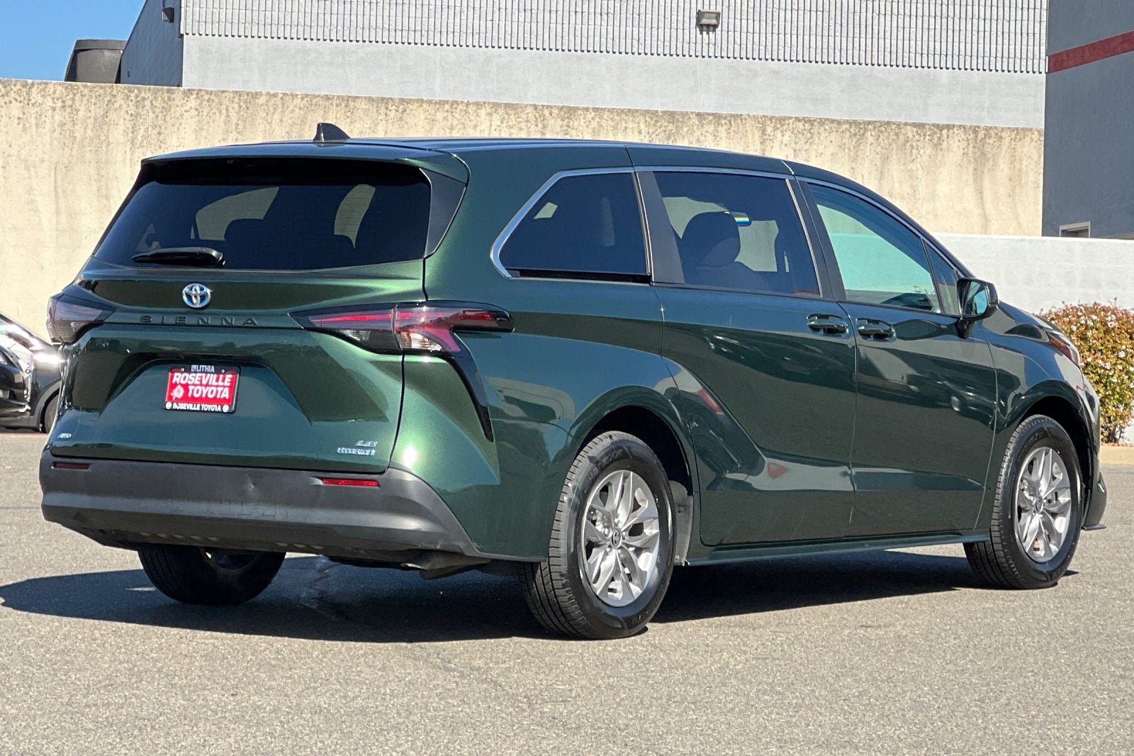 2024 Toyota Sienna LE