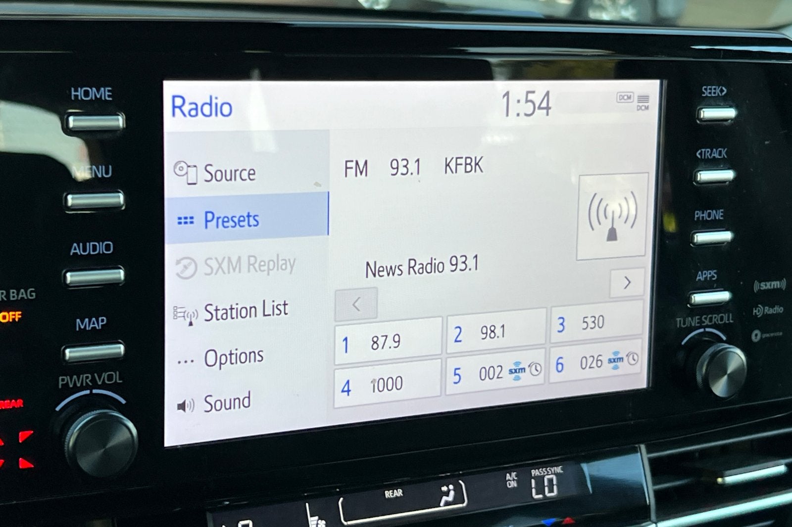 2024 Toyota Sienna LE
