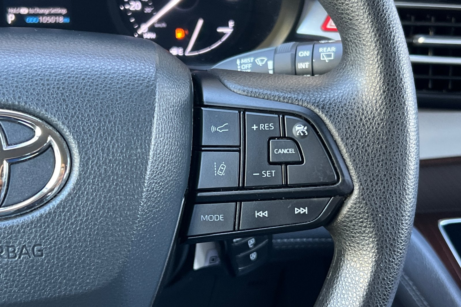 2024 Toyota Sienna LE