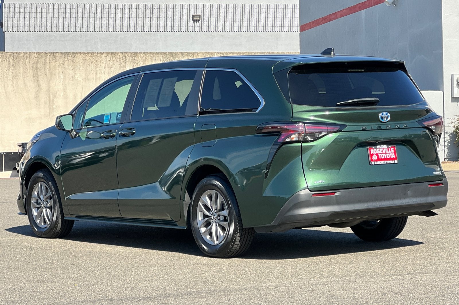 2024 Toyota Sienna LE