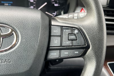 2022 Toyota Sienna LE