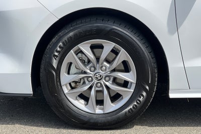 2022 Toyota Sienna LE