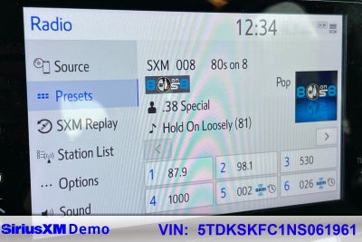 2022 Toyota Sienna LE