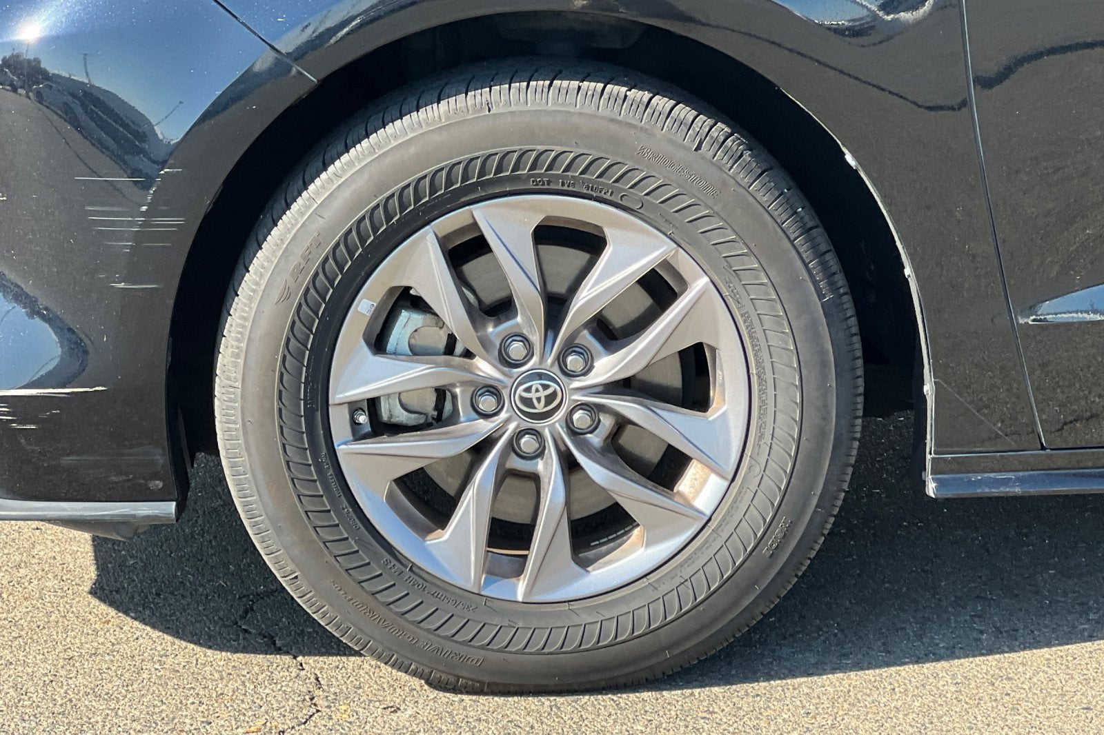 2023 Toyota Sienna LE