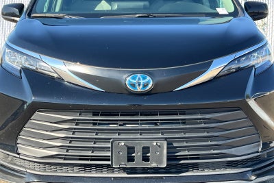 2023 Toyota Sienna LE