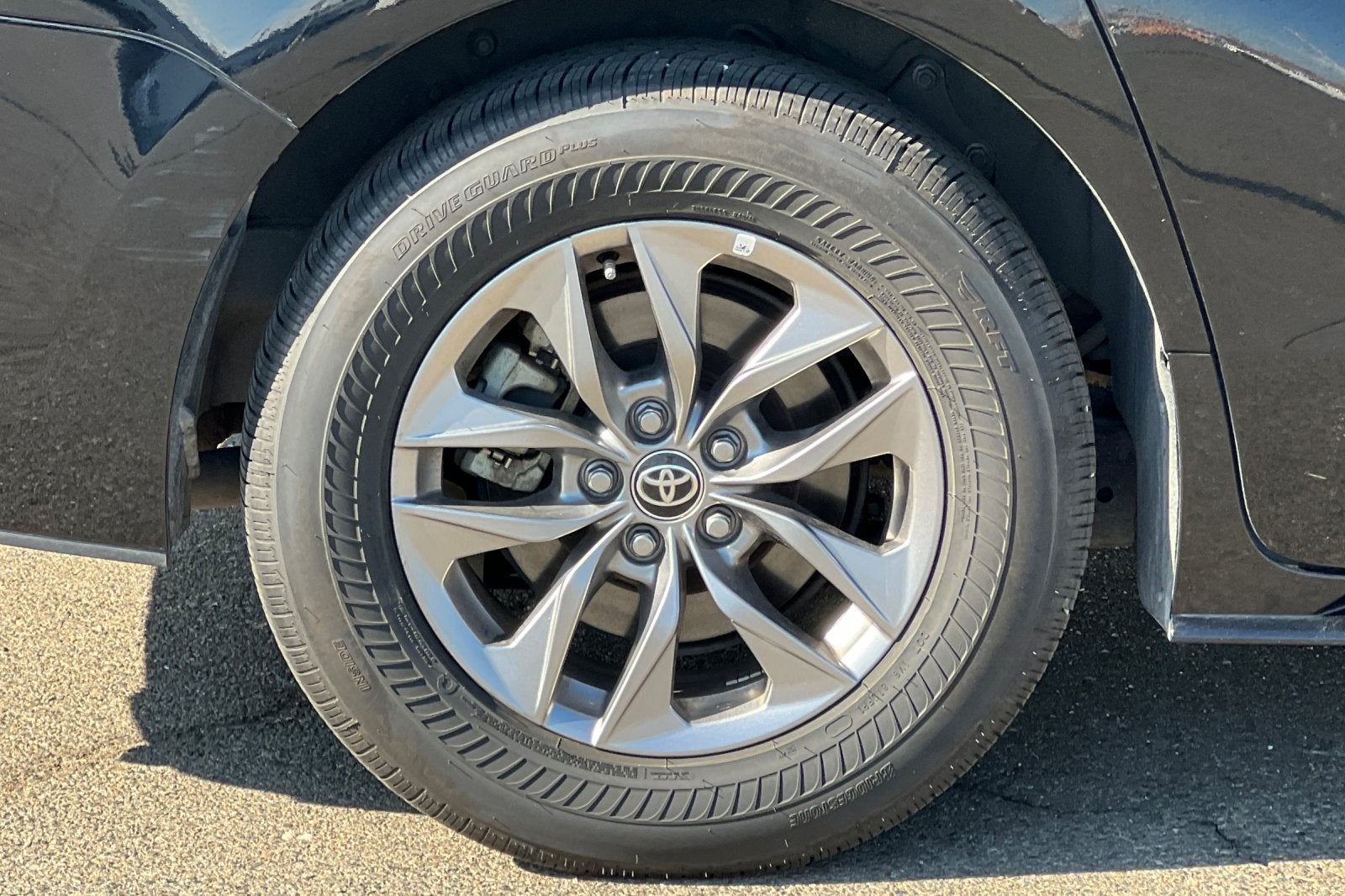 2023 Toyota Sienna LE