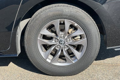 2023 Toyota Sienna LE