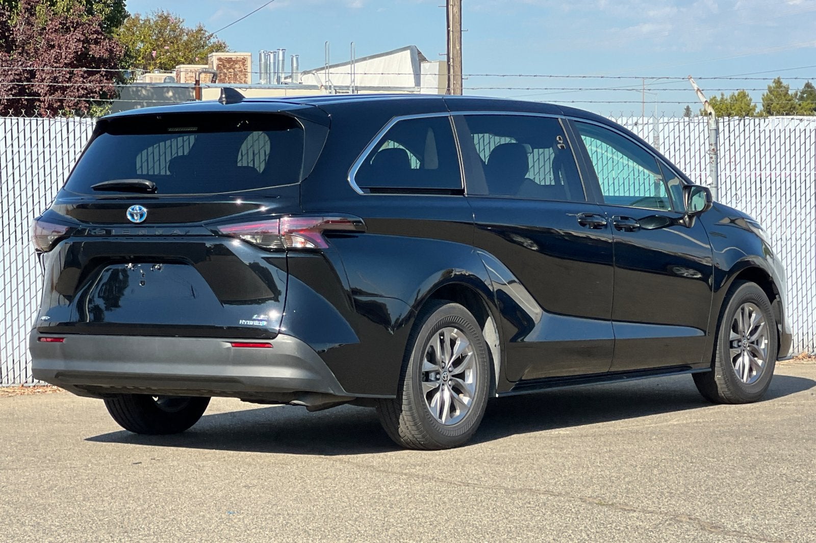 2023 Toyota Sienna LE