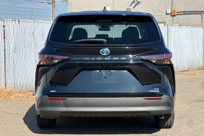 2023 Toyota Sienna LE