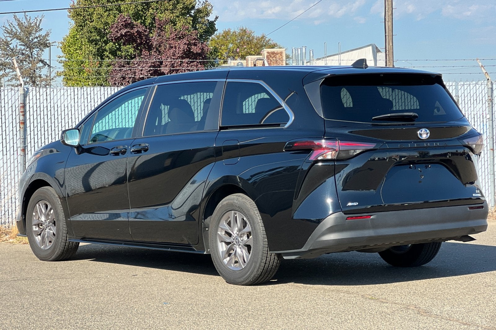2023 Toyota Sienna LE